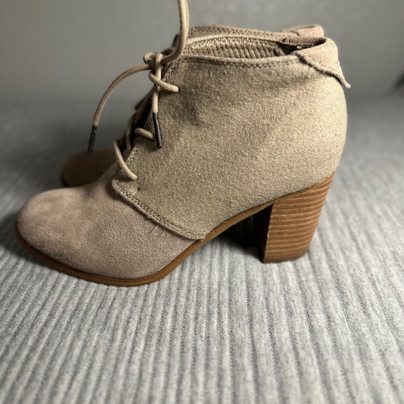 Toms Women Size 6 Suede Boho Casual Comfort
Block Heel Lunata Lace Up Booties - Picture 3 of 5